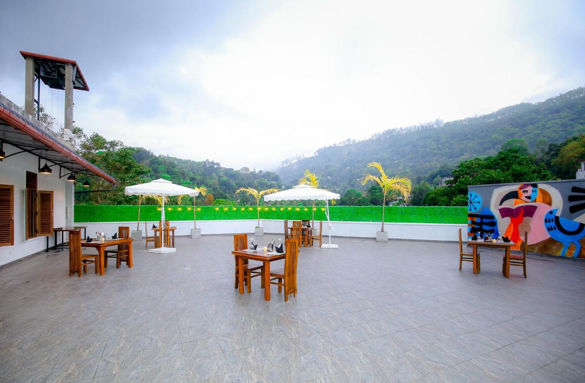 Crown Regency- Badulla Hotel Exterior photo